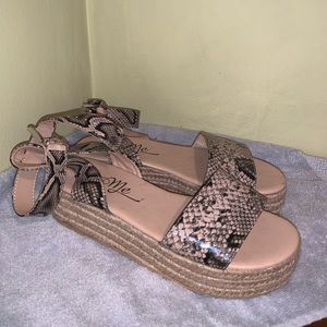Women’s Flatform Sandals
